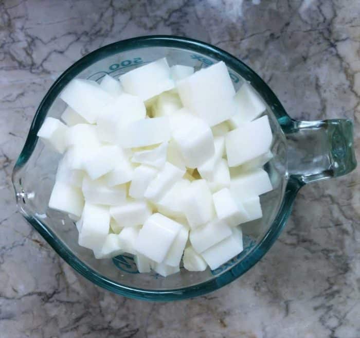 Love this!! my dry, itchy, sensitive skin has never felt better. -- Easy 3-ingredient essential oil soap that moisturizes, exfoliates, and soothes skin + FREE PRINTABLE of recipe & 25 custom EO blends