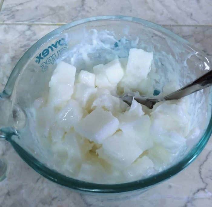 Love this!! my dry, itchy, sensitive skin has never felt better. -- Easy 3-ingredient essential oil soap that moisturizes, exfoliates, and soothes skin + FREE PRINTABLE of recipe & 25 custom EO blends