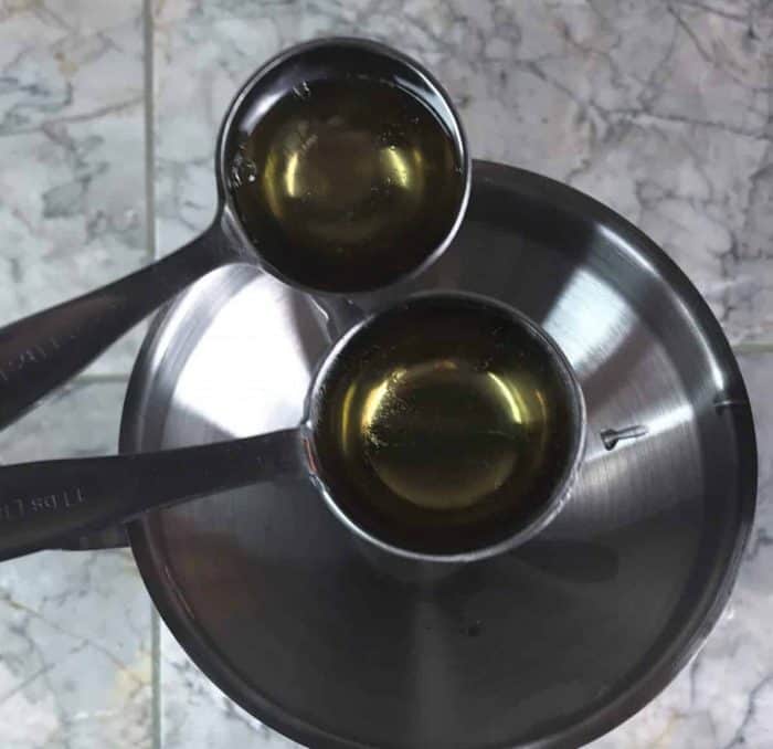 DIY Soft Scrub Recipe with Essential Oils - Great for cutting through soap scum, erasing stains, restoring shine to sinks, disinfecting ...