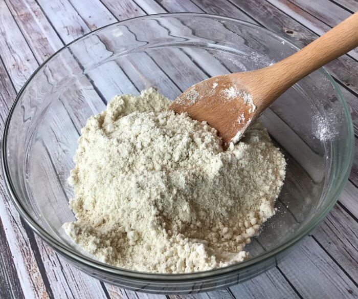 DIY oatmeal milk bath soothes dry, irritated skin plus it has the great calming aroma of lavender essential oil