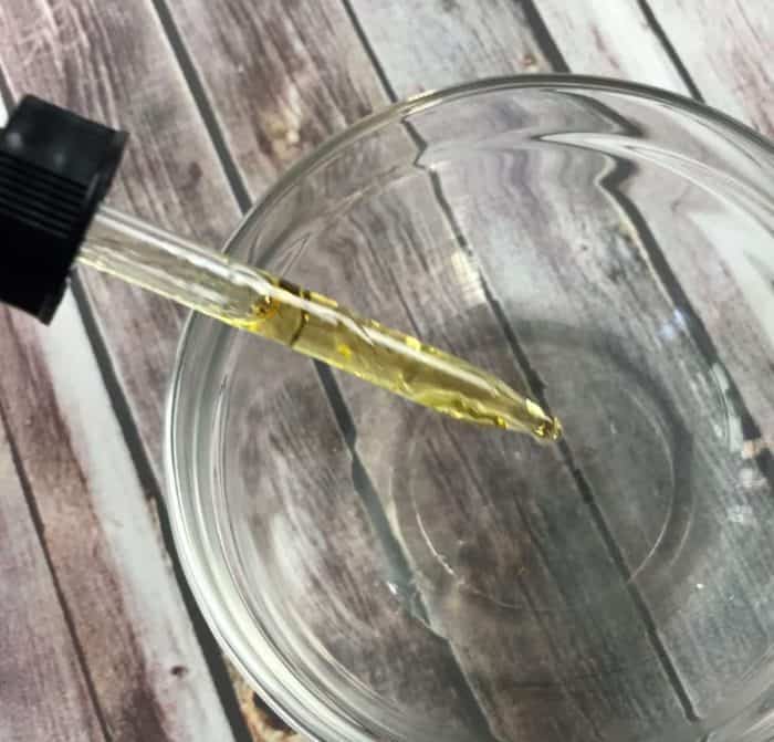 DIY kid-safe hand sanitizer recipe with essential oils - Germs are everywhere.  When you can't get to a sink to wash your hands, keep clean with this natural homemade hand sanitizer gel {with essential oils}.