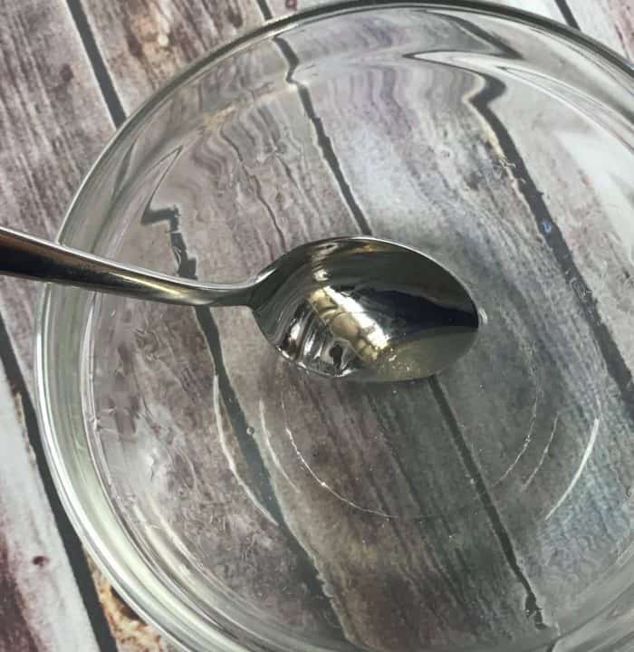 DIY kid-safe hand sanitizer recipe with essential oils - Germs are everywhere.  When you can't get to a sink to wash your hands, keep clean with this natural homemade hand sanitizer gel {with essential oils}.