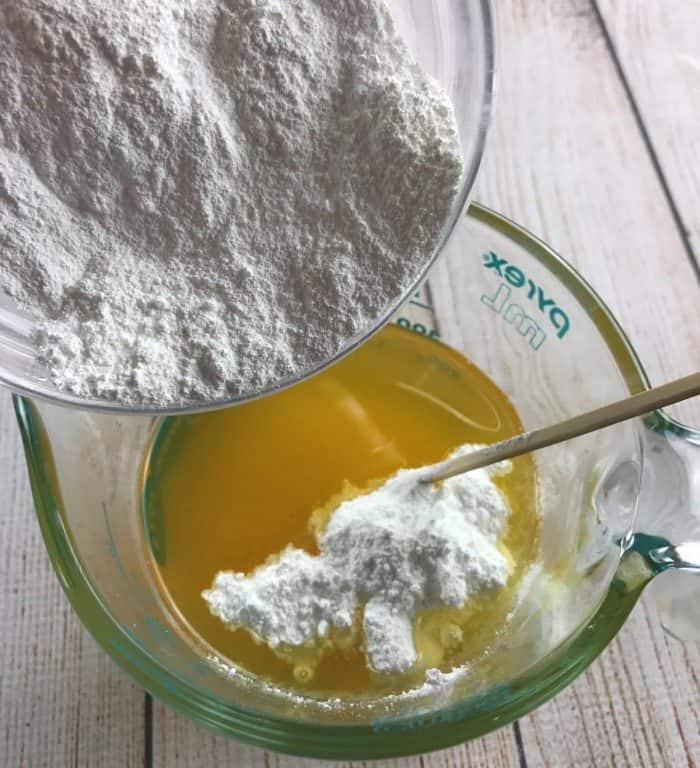 homemade essential oil sunscreen recipe. It's water resistant, protects against UVA and UVB , and SPF 30+. Plus it rubs in completely and it's not sticky or overly greasy. {DIY natural sunscreen recipe, essential oil recipe, essential oil DIY, doTERRA, Young Living, Plant Therapy}