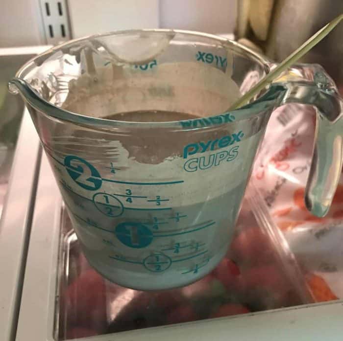 homemade essential oil sunscreen recipe. It's water resistant, protects against UVA and UVB , and SPF 30+. Plus it rubs in completely and it's not sticky or overly greasy. {DIY natural sunscreen recipe, essential oil recipe, essential oil DIY, doTERRA, Young Living, Plant Therapy}