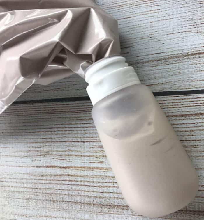 homemade essential oil sunscreen recipe. It's water resistant, protects against UVA and UVB , and SPF 30+. Plus it rubs in completely and it's not sticky or overly greasy. {DIY natural sunscreen recipe, essential oil recipe, essential oil DIY, doTERRA, Young Living, Plant Therapy}