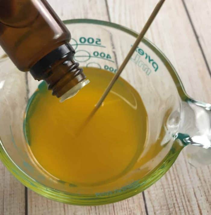 homemade essential oil sunscreen recipe. It's water resistant, protects against UVA and UVB , and SPF 30+. Plus it rubs in completely and it's not sticky or overly greasy. {DIY natural sunscreen recipe, essential oil recipe, essential oil DIY, doTERRA, Young Living, Plant Therapy}