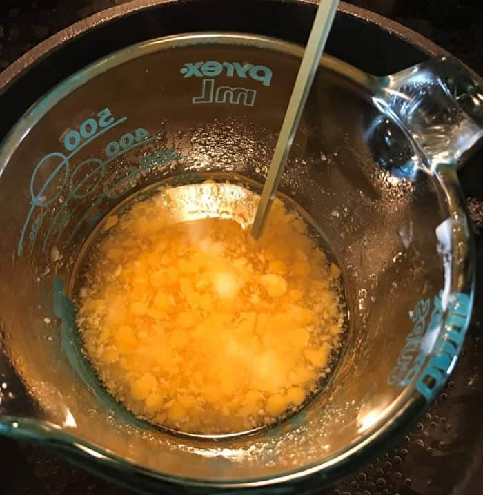 DIY Essential Oil Bug Repellent Lotion Bars -- all-natural and deet-free recipe to keep mosquitoes & ticks away. smell great & non-greasy