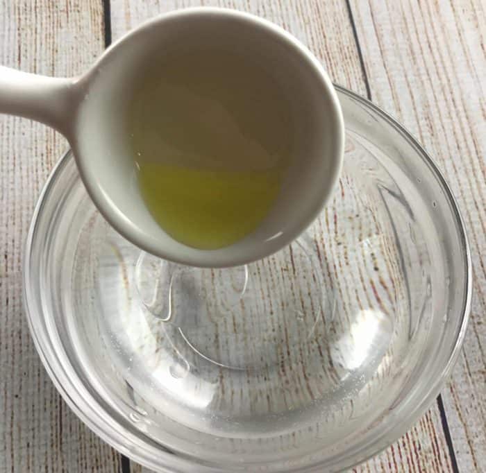 all natural DIY recipe with essential oils for perfectly imperfect soft, textured beachy waves with added volume and fullness