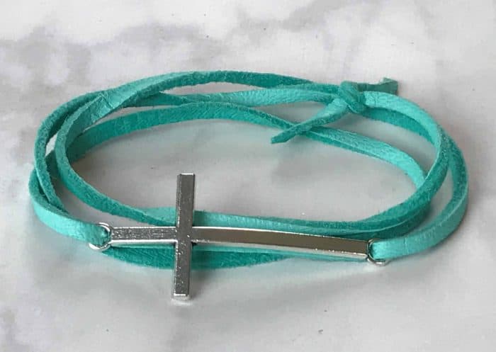 Make your own DIY essential oil diffuser bracelet with just a couple of supplies, less than 2 minutes to make, and no special craft skills needed. Fun for a girls night or make & take class. Plus there are lots of ideas for how to customize the scent of your diffuser bracelet to suit your mood: energizing to wake you up, lift your spirits, calm & relax, focus & concentrate, support immune system, and rev up your libido.