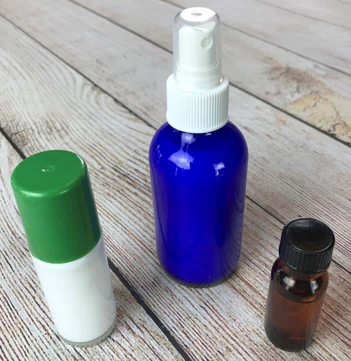Natural essential oil deodorant recipe that REALLY WORKS. Cheap and easy to make with just 2 ingredients. Plus best essential oils for deodorants and 15 essential oil deodorant blends. #essentialoilrecipes #naturalDIY #essentialoilDIY #doterra #youngliving #oneessentialcommunity #naturalbeauty