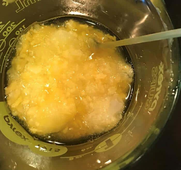 Boost your immune system and stay healthy with this essential oil immune support foot rub recipe. Fight colds, coughs, and other bugs. #essentialoilrecipes #essentialoilDIY #essentialoilsforcolds #naturalDIY #naturalimmunesupport #essentialoil