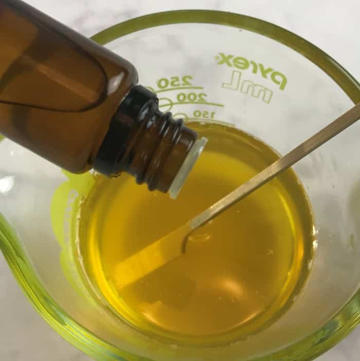 Boost your immune system and stay healthy with this essential oil immune support foot rub recipe. Fight colds, coughs, and other bugs. #essentialoilrecipes #essentialoilDIY #essentialoilsforcolds #naturalDIY #naturalimmunesupport #essentialoil