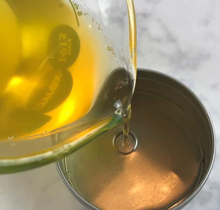 Boost your immune system and stay healthy with this essential oil immune support foot rub recipe. Fight colds, coughs, and other bugs. #essentialoilrecipes #essentialoilDIY #essentialoilsforcolds #naturalDIY #naturalimmunesupport #essentialoil