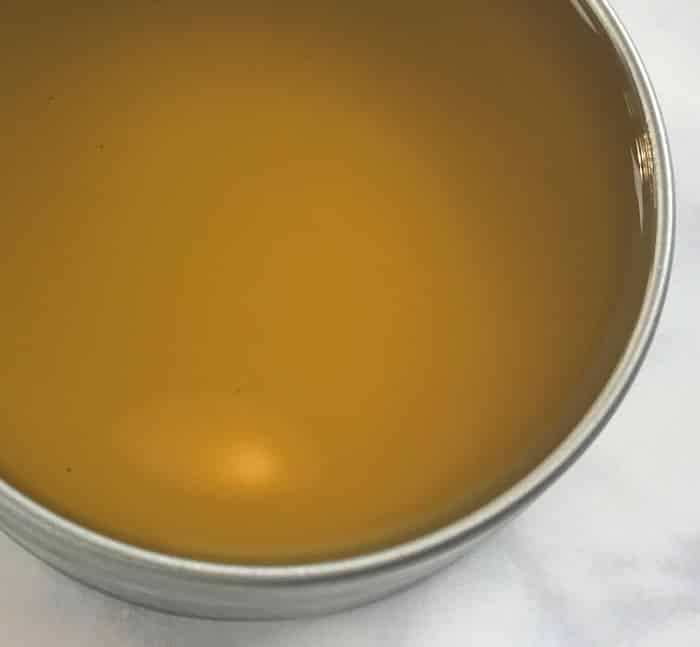 Boost your immune system and stay healthy with this essential oil immune support foot rub recipe. Fight colds, coughs, and other bugs. #essentialoilrecipes #essentialoilDIY #essentialoilsforcolds #naturalDIY #naturalimmunesupport #essentialoil