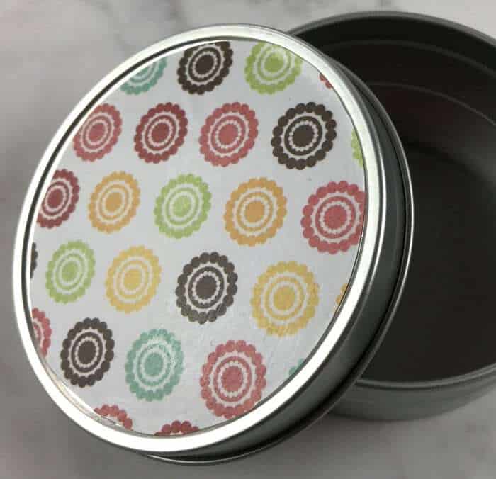 Boost your immune system and stay healthy with this essential oil immune support foot rub recipe. Fight colds, coughs, and other bugs. #essentialoilrecipes #essentialoilDIY #essentialoilsforcolds #naturalDIY #naturalimmunesupport #essentialoil