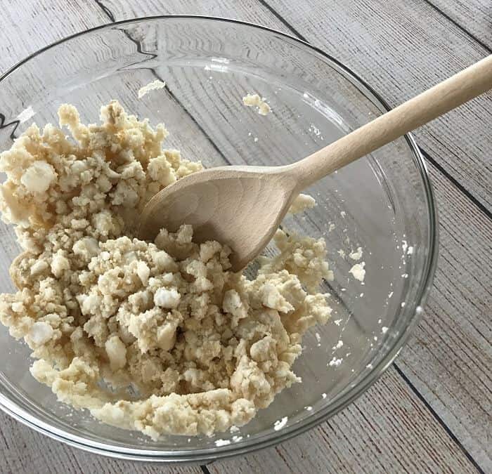 Freshen and eliminate trash can odors naturally with these easy-to-make homemade essential oil trashcan deodorizing tabs. {no more stinky, smelly trash cans, garbage cans, wastebaskets} essential oil trash can odor recipe #essentialoils #essentialoilrecipes #essentialoilDIY #stinkytrash #deodorizingtabs #essentialoilcleaning #naturaldeodorizer