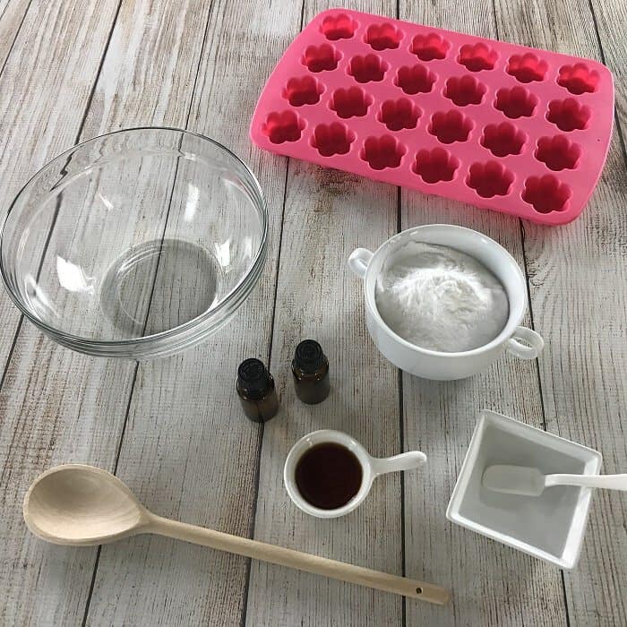 Freshen and eliminate trash can odors naturally with these easy-to-make homemade essential oil trashcan deodorizing tabs. {no more stinky, smelly trash cans, garbage cans, wastebaskets} essential oil trash can odor recipe #essentialoils #essentialoilrecipes #essentialoilDIY #stinkytrash #deodorizingtabs #essentialoilcleaning #naturaldeodorizer