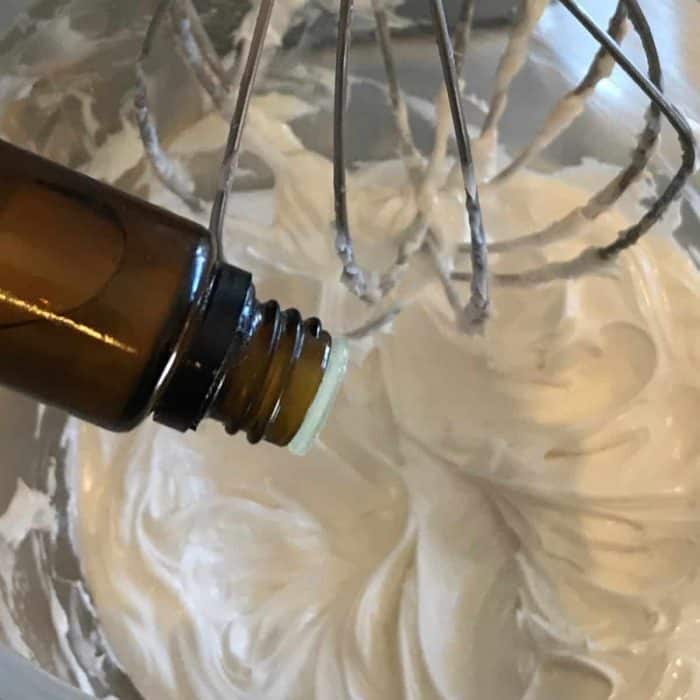 homemade shaving cream with essential oils - It's naturally rich and creamy, making legs and underarms silky smooth. With built-in moisturizers, skin is soft, smooth, and perfectly moisturized. Great for sensitive skin. Includes several recipes for essential oils to customize - relaxing, uplifting, energizing, and more #homemadeshavingcream #diyshavingcream #essentialoilrecipes #DIYrecipes #DIYbeauty #naturalbeauty #essentialoil