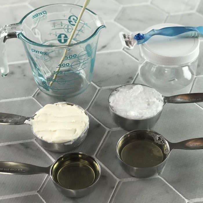 homemade shaving cream with essential oils - It's naturally rich and creamy, making legs and underarms silky smooth. With built-in moisturizers, skin is soft, smooth, and perfectly moisturized. Great for sensitive skin. Includes several recipes for essential oils to customize - relaxing, uplifting, energizing, and more #homemadeshavingcream #diyshavingcream #essentialoilrecipes #DIYrecipes #DIYbeauty #naturalbeauty #essentialoil