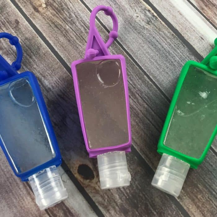 40 favorite essential oil recipes for summer - homemade sunscreen, after-sun spray, cooling spray, DIY deodorant, diffuser blends, summer room sprays, rollerball recipes, bug spray, essential oils for travel, and more. Lots of easy summer essential oil recipes with step-by-step instructions and free printables. #essentialoilrecipes #essentialoilDIY #essentialoildiffuser #essentialoiluses #essentialoils #DIYbeauty #naturalremedies