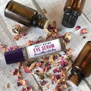 natural anti-aging serum with essential oils -- boosts collagen, rejuvenates cells, and plumps skin to reduce appearance of fine lines and wrinkles {essential oil recipes, essential oil uses, natural beauty, DIY recipes, essential oils for wrinkles, essential oils for aging, essential oils for skincare}