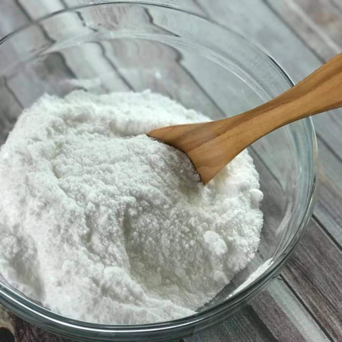 Lush copycat DIY acne facial tabs tighten pores, clear up acne, calm skin, & alleviate redness. naturally gentle & made with essential oils. DIY acne treatment, essential oil recipe, essential oils for acne, homemade facial, DIY facial, DIY essential oil, doTERRA, Young Living