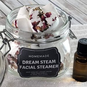 Lush copycat DIY acne facial tabs tighten pores, clear up acne, calm skin, & alleviate redness. naturally gentle & made with essential oils. DIY acne treatment, essential oil recipe, essential oils for acne, homemade facial, DIY facial, DIY essential oil, doTERRA, Young Living