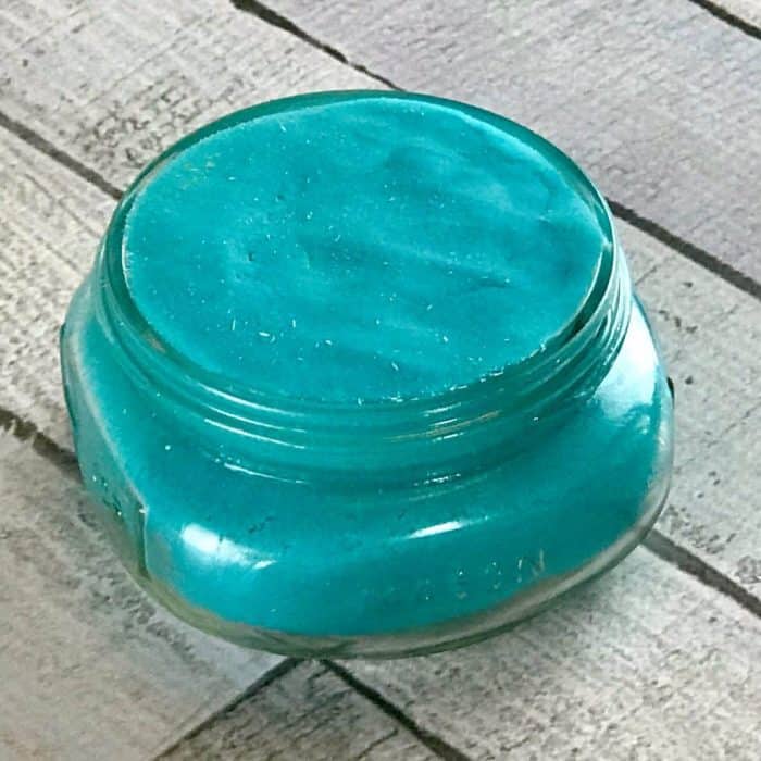 This is the absolute best homemade aromatherapy playdough to help ease stress and anxiety. Easy to customize and make your perfect scent with info about 20+ calming essential oils and 15+ soothing aromatherapy recipes. Super easy to make, uses common ingredients you probably have in your kitchen, in vibrant colors that won't stain your skin, and stays soft & pliable for months. essential oil recipe, DIY playdough, calming playdough, DIY essential oil, doTERRA, Young Living