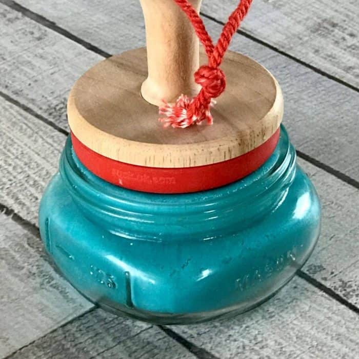 This is the absolute best homemade aromatherapy playdough to help ease stress and anxiety. Easy to customize and make your perfect scent with info about 20+ calming essential oils and 15+ soothing aromatherapy recipes. Super easy to make, uses common ingredients you probably have in your kitchen, in vibrant colors that won't stain your skin, and stays soft & pliable for months. essential oil recipe, DIY playdough, calming playdough, DIY essential oil, doTERRA, Young Living