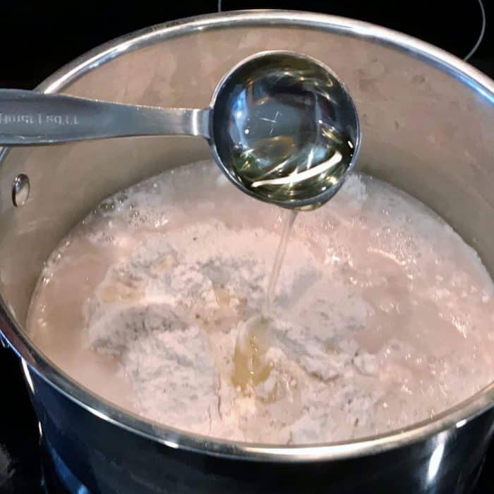 This is the absolute best homemade aromatherapy playdough to help ease stress and anxiety. Easy to customize and make your perfect scent with info about 20+ calming essential oils and 15+ soothing aromatherapy recipes. Super easy to make, uses common ingredients you probably have in your kitchen, in vibrant colors that won't stain your skin, and stays soft & pliable for months. essential oil recipe, DIY playdough, calming playdough, DIY essential oil, doTERRA, Young Living