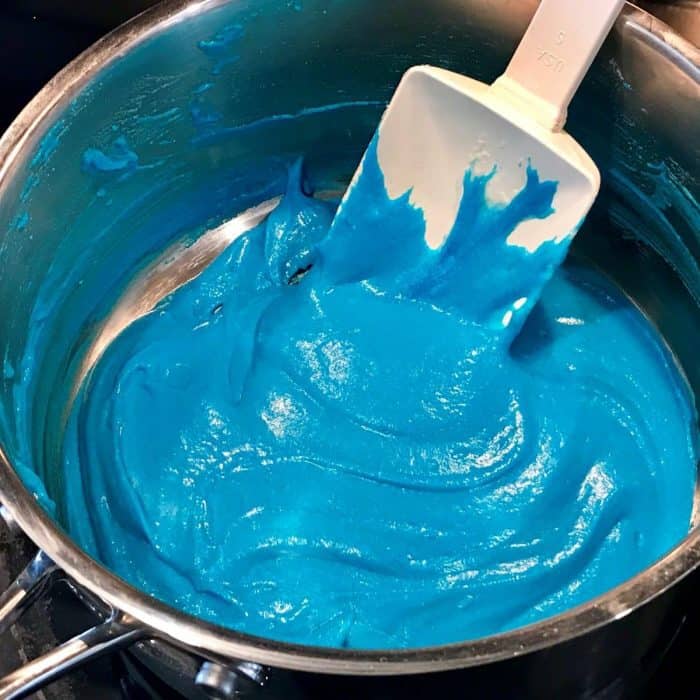 This is the absolute best homemade aromatherapy playdough to help ease stress and anxiety. Easy to customize and make your perfect scent with info about 20+ calming essential oils and 15+ soothing aromatherapy recipes. Super easy to make, uses common ingredients you probably have in your kitchen, in vibrant colors that won't stain your skin, and stays soft & pliable for months. essential oil recipe, DIY playdough, calming playdough, DIY essential oil, doTERRA, Young Living