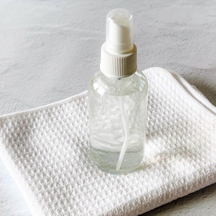 put the spray top on glass spray bottle