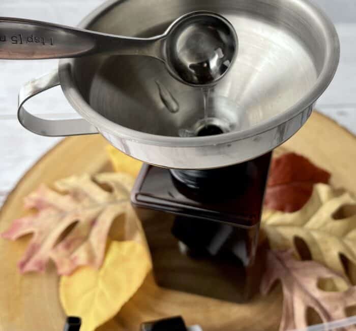 adding 1 teaspoon vegetable glycerin to foaming soap bottle